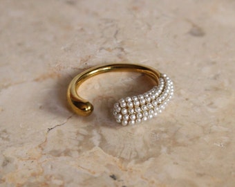 Golden Open Pearl Ring (Heavy 18k Gold Plating on Steel)