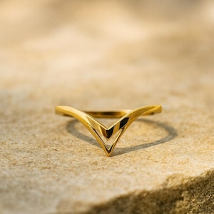V Shape Chevron Wedding Band 14K Solid Gold, Wavy Engagement Ring Curved Wishbone Ring, Unique Designer Ring Women