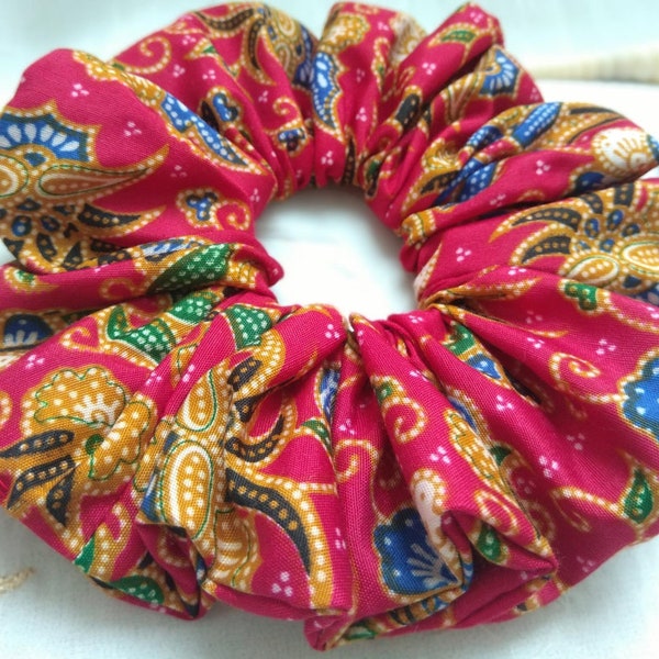 Red / green Malaysian batik hair scrunchies, tropical exotic Asian hair bands, cotton hair accessories for buns plaits braids ponytails