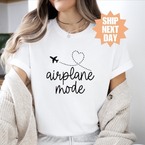 Geschenk für Reisende, Flugzeug-Modus Shirt, Flugzeug Shirt, Reise Shirt, Urlaubs Shirt, Vacay Mode Crewneck, Luftfahrt Shirt, süßes Reise Shirt Bild 1