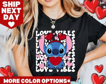 Camiseta con corazones abrazados de Stitch, camiseta de San Valentín de Stitch, camiseta de San Valentín de Stitch, camiseta de Lilo y Stitch, camiseta de San Valentín