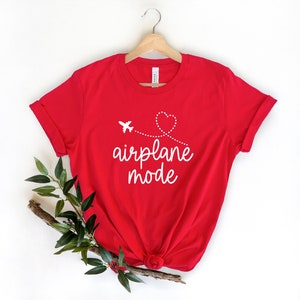 Geschenk für Reisende, Flugzeug-Modus Shirt, Flugzeug Shirt, Reise Shirt, Urlaubs Shirt, Vacay Mode Crewneck, Luftfahrt Shirt, süßes Reise Shirt Bild 2