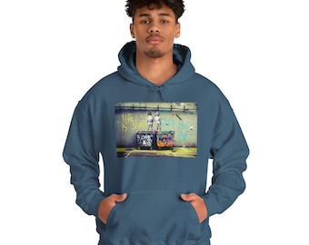 Sudadera con capucha de grafiti urbano, sudadera elegante para la calle, sudadera unisex informal, perfecta para los amantes del estilo callejero, sudadera con capucha de moda hip hop.