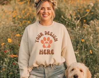 Maqueta Lane Seven LS14004 en color avena jaspeada, maqueta de sudadera jaspeada, maqueta con perro, maqueta de amante de los perros, maqueta de sudadera en color avena jaspeada