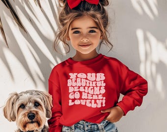 Maqueta de Gildan 18000B, maqueta de Gildan 18000B roja, maqueta de sudadera roja para niños, maqueta de niña 18000B roja, maqueta de niña y perro, sudadera roja juvenil