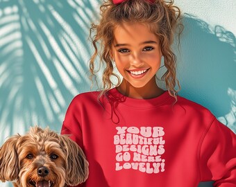 Maqueta de Gildan 18000B, maqueta de Gildan 18000B roja, maqueta de sudadera roja para niños, maqueta de niña 18000B roja, maqueta de niña y perro, sudadera roja juvenil