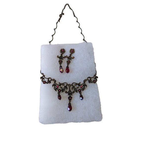 Vtg Avon scrolled necklace & dangle earring set G… - image 1