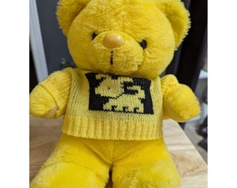 Fairview International Taiwan R.O.C osito de peluche amarillo con suéter de punto para perro de 12"