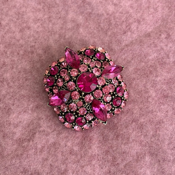 Pink on Pink Lisner Statement Brooch - image 1