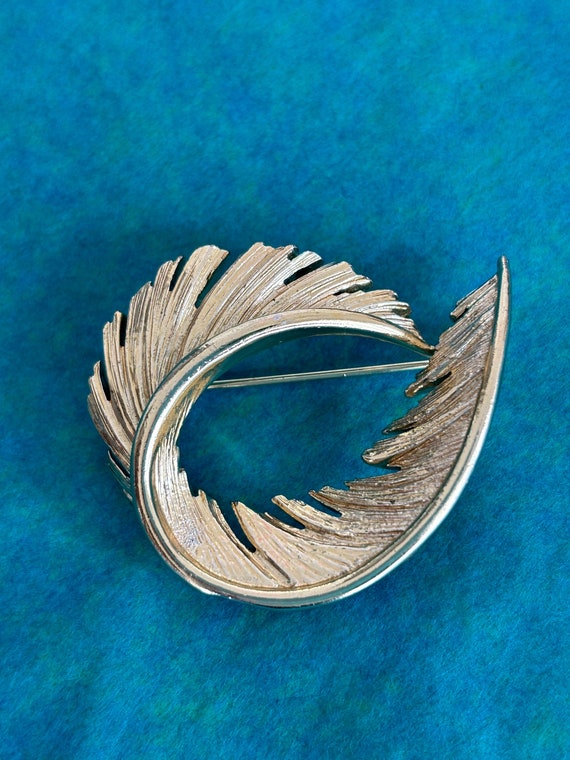 Lisner Curled Feather Gold-tone Brooch