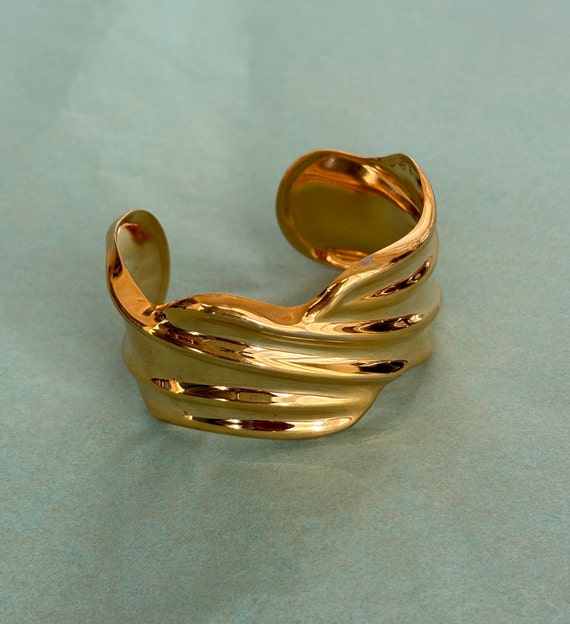 Stunning Gold-plated Napier Bracelet Cuff