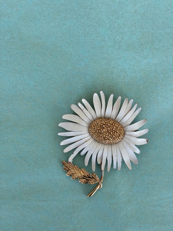 Marvella Large White and Gold Daisy Brooch