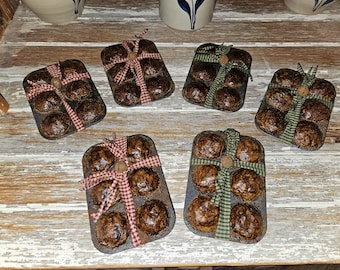 Primitive mini muffins
