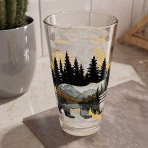 Rustic Bear 16oz Pint Glass, Forestcore Beer Glass, Cabin Decore Drinkware, Wildlife Outdoor Camping Lover Gift, Wedding Gift, Father&#39;s Day