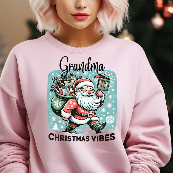 Grandma Christmas Vibes For Grandma,  Grandma Xmas Shirt Xmas Grandma Gift,Xmas Granny shirt Grandma Coffee Christmas, T shirt Grandma Xmas