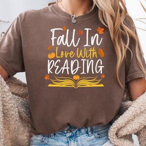 Fall Reading Shirt for Book Lovers, Autumn Reader Tee, Gift for Bibliophiles, Cozy Reading T-Shirt, Fall in Love with Books Tee