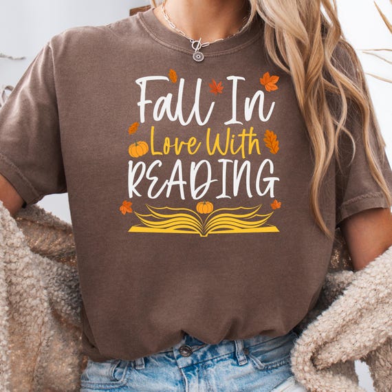 Fall Reading Shirt for Book Lovers, Autumn Reader Tee, Gift for Bibliophiles, Cozy Reading T-Shirt, Fall in Love with Books Tee