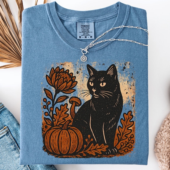Distressed Black Cat Shirt, Halloween Tee for Cat Lovers, Autumn Cat Gift, Pumpkin T-Shirt, Cat Lover Shirt for Fall Enthusiasts, Shirt Gift
