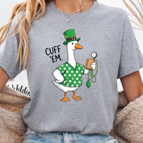 Funny Goose St Patrick Nurse Tee | T-Shirt Goose lover nurse gift