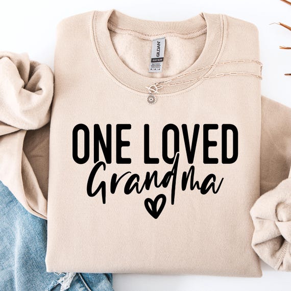 Retro Grandma Sweatshirt, Gift for Grandma Birthday Present, Grandmother Sweatshirt, Grandma Crewneck Jumper