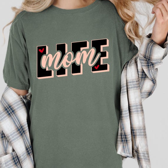 Mom Life Retro Comfort Color T-Shirt, Mom Retro T-Shirt Gift, Vintage Mom Tee, Xmas  Day Shirt, Mom Birthday Present, Women's Graphic