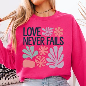 Felpa cristiana boho: maglione religioso &quot;L&#39;amore non fallisce mai&quot;