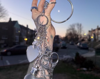 Herzkönigin Chatelaine Schlüsselanhänger - Tragbare Herz Flasche, Spiegel + Schere Zubehör - Charmed Witch Kollektion