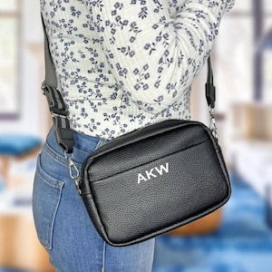 Personalisierte Vegan Leder Crossbody Kameratasche | Umhängetasche | Custom Bag mit Gitarrengurten | Benutzerdefinierte Handtasche | Geschenke für Sie