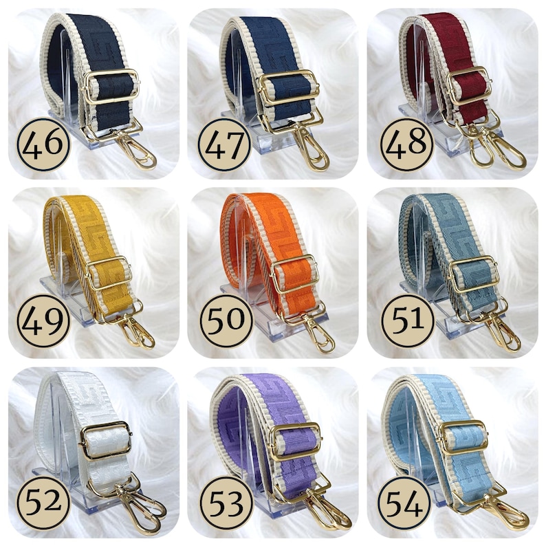 Pode incluir: Cole&ccedil;&atilde;o de nove al&ccedil;as de bolsa coloridas. Cada al&ccedil;a apresenta um design tecido com uma borda contrastante e ferragens douradas. As al&ccedil;as est&atilde;o dispon&iacute;veis em azul marinho, bord&ocirc;, amarelo, laranja, azul claro, branco, roxo e um azul mais escuro.