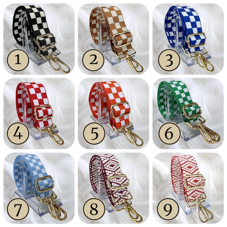 Pode incluir: Uma cole&ccedil;&atilde;o de nove al&ccedil;as de bolsa ajust&aacute;veis em v&aacute;rias cores e padr&otilde;es. As al&ccedil;as apresentam ferragens met&aacute;licas douradas e incluem designs xadrez em preto e branco, marrom e bege, azul e branco, vermelho e branco, laranja e branco e verde e branco. Outras al&ccedil;as t&ecirc;m padr&otilde;es geom&eacute;tricos.