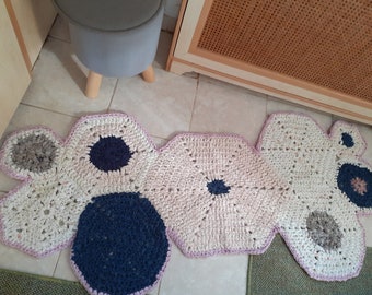 lengthy crochet rug for girls room, modern and cute