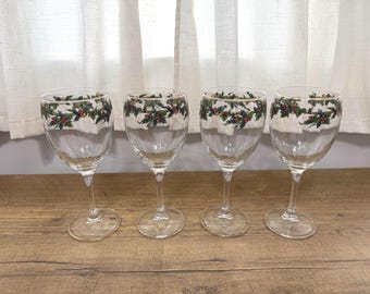 Vintage Holly Ivy Wine Goblets Set of 4 Gold Rimmed Holiday Stemware (Original Box)