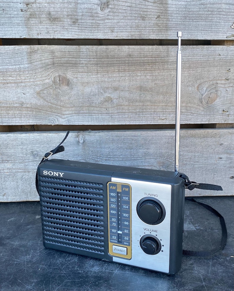 Vintage Sony ICF-F10 Two 2 Band AM/FM Portable Transistor Radio Tested ...