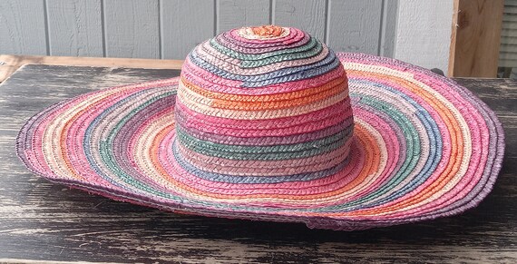 Vintage WIDE BRIM Multicolored Sun Hat Straw Hat BEACHWEAR  display picture 3