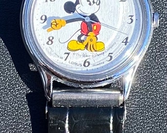 Lorus Mickey Mouse Watch V515-6000 Silver Tone Dial Black Leather Band