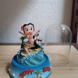 Figurine Betty Boop,chanteuse de cabaret , KFS/FS TM HEARST/FS,sans emballage