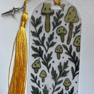 Mushroom Bookmark | Botanical Bookmark | Gift for Book Lovers | Minimalist Bookmark