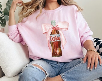 Diet Coke Rosa Schleife Sweatshirt, Diet Coca Cola Rundhalsausschnitt, Diet Coke Liebhaber, ich brauche eine Diet Coke, lustiges Shirt, Cola Liebhaber Pullover, Cola Langarm