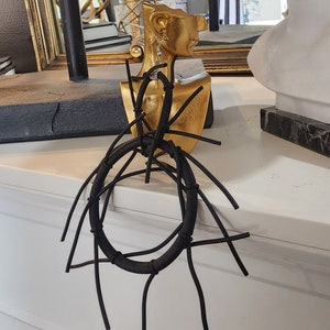 Avant-garde black earrings