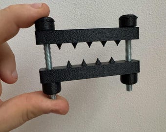 Bitey B'stard – 3D Printed Spiky Clamp for Sensation Play