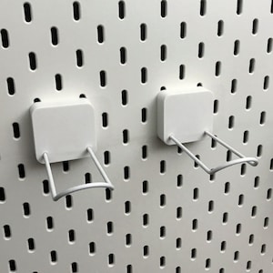 IKEA Skadisペグボード用ダブルワイヤーホルダーセット | 3Dプリントフッククリップ | ガレージ、工作、工具収納