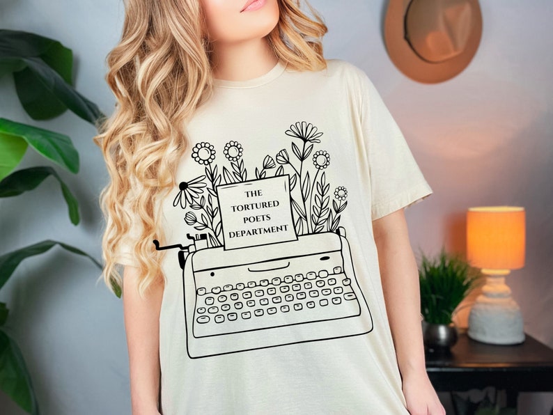 T-shirt The Tortured Poets Society - Style Machine à écrire, Unisexe En Coton Gris