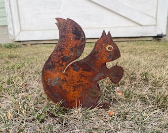 Rusty Metal Squirrel Yard Decor - Vintage Garden Ornament - Rustic Animal - Rustic Squirrel Decor - Rustic Garden Sign