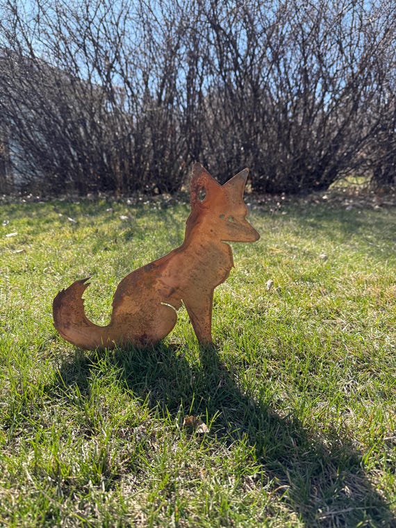 Charming Rustic Metal Fox Garden Sculpture: Weathered Fox Outdoor Decor | Metal Fox Yard Art | Fox Garden Decor | Handmade Fox Stake