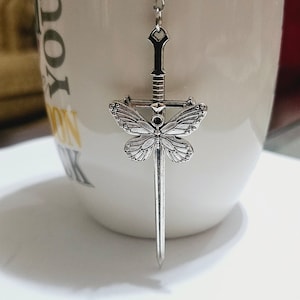Butterfly sword tea ball infuser tea steeper strainer
