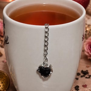 Black Heart Tea Infuser with Charm, Mesh Tea Strainer for Loose Leaf Tea, Romantic Tea Lover Gift, Valentine Gift, Tea Ball Creations