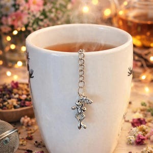 Frog Tea Infuser with Umbrella Charm – Stainless Steel Mesh Tea Ball – Cute Animal Tea Strainer – Loose Leaf Tea Gift