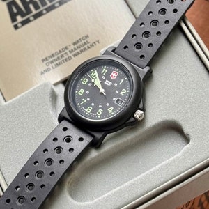 VICTORINOX Swiss Army 腕時計 ブラック　スナップオン Victorinox I.N.O.X. Chrono in I.N.O.X. Chrono - 241989.1