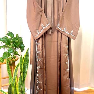 Embroidered Blue Dubai Abaya: Open Jilbab with Matching Inner Garment