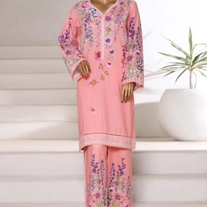 Lawn Printed Kurti Pant Set: Pakistani Floral Co-ord